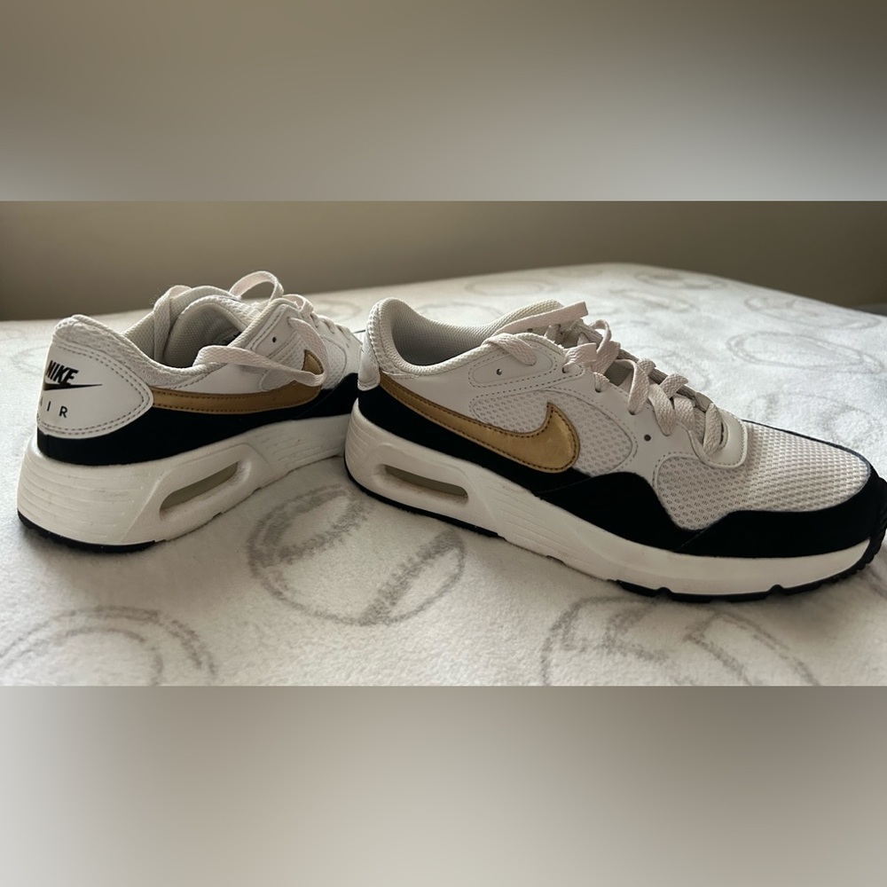 Nike air max Gold swoosh